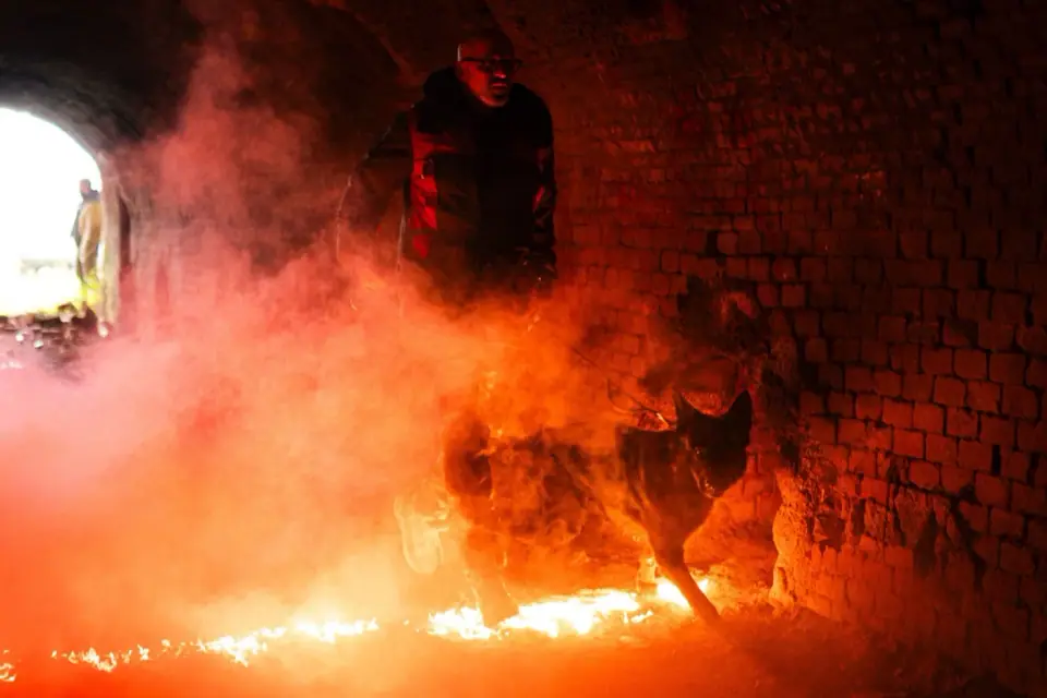 Atilla working through smoke and fire with Rui Navarro